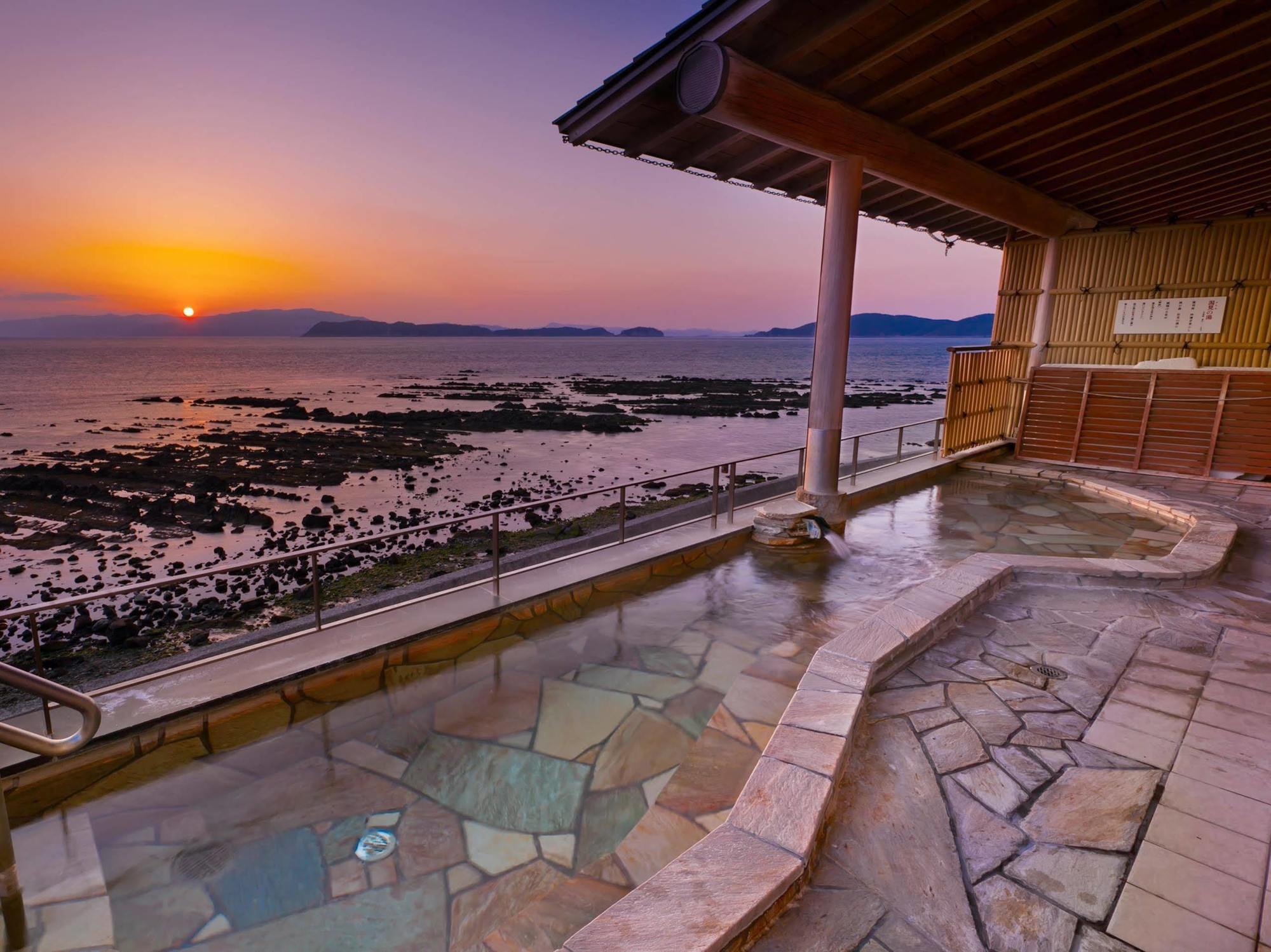 Hotel Wakayama Kada Onsen Kada Kaigetsu Extérieur photo