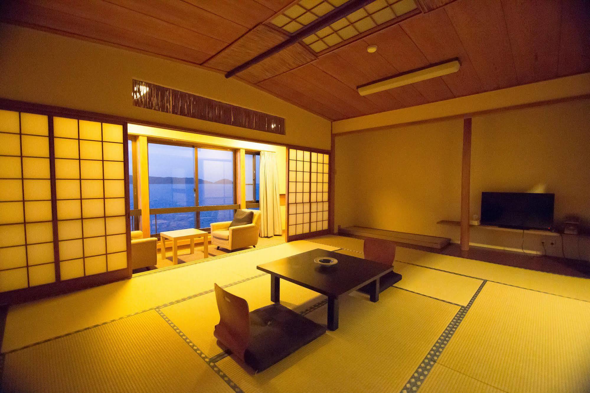 Hotel Wakayama Kada Onsen Kada Kaigetsu Extérieur photo